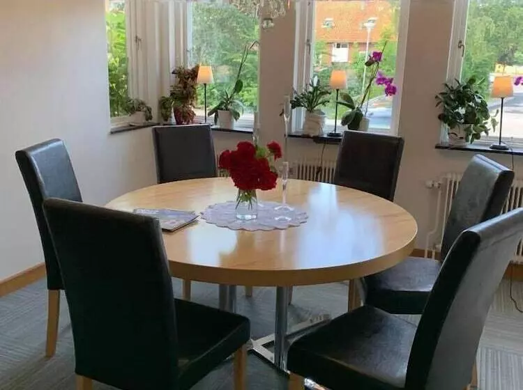 Brålanda Hotell Och Vandrarhem