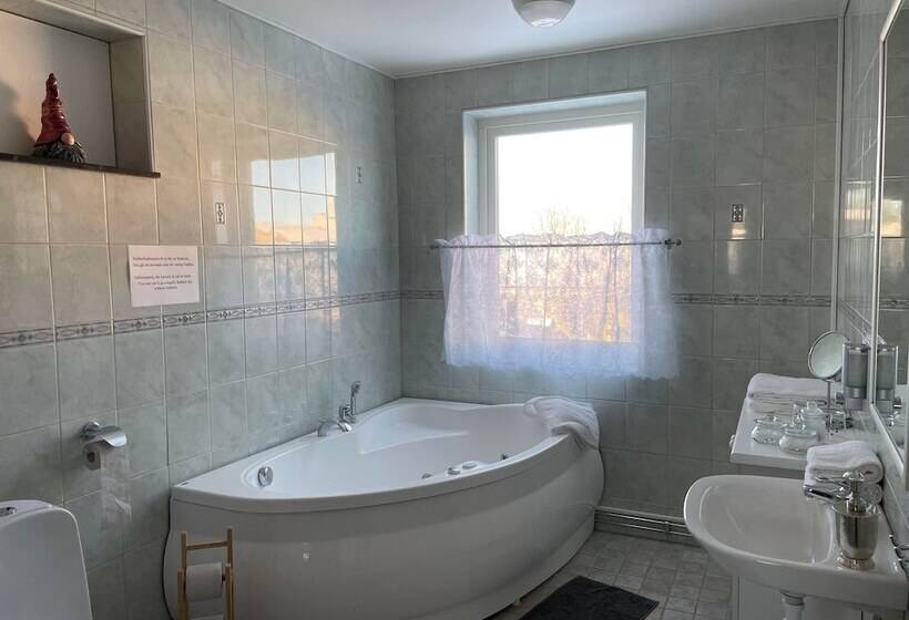 Brålanda Hotell Och Vandrarhem