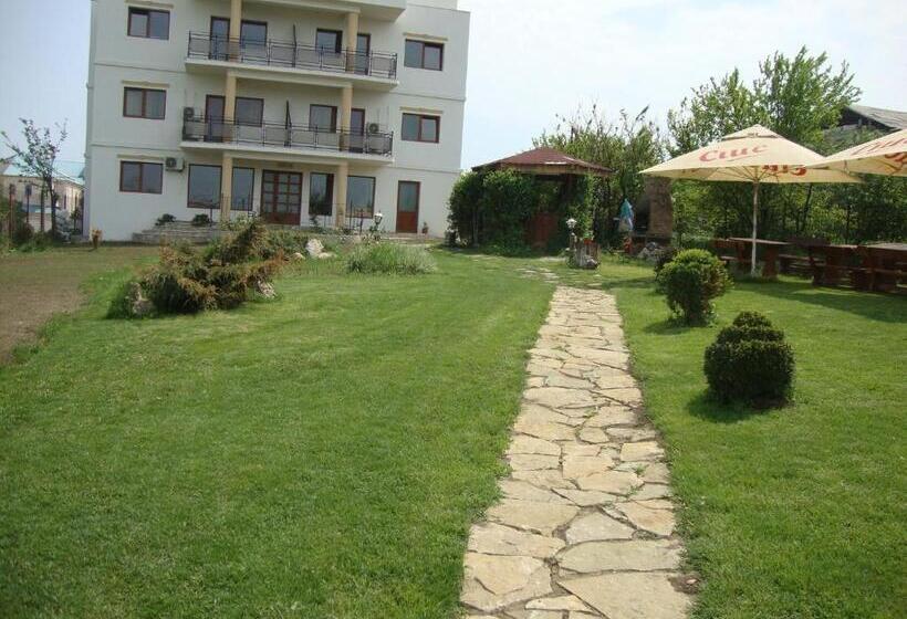 Pensiune Casa Lacul Sarat