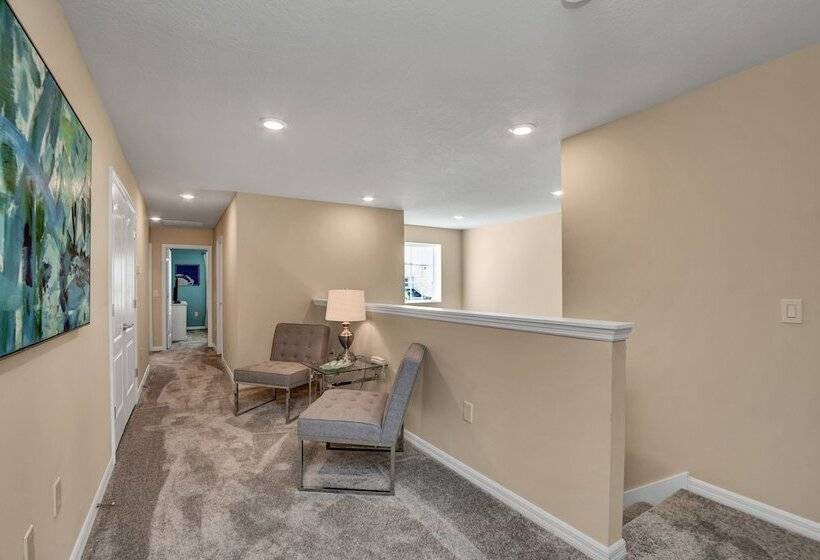 5bed 4.5ba Villa Games Pool