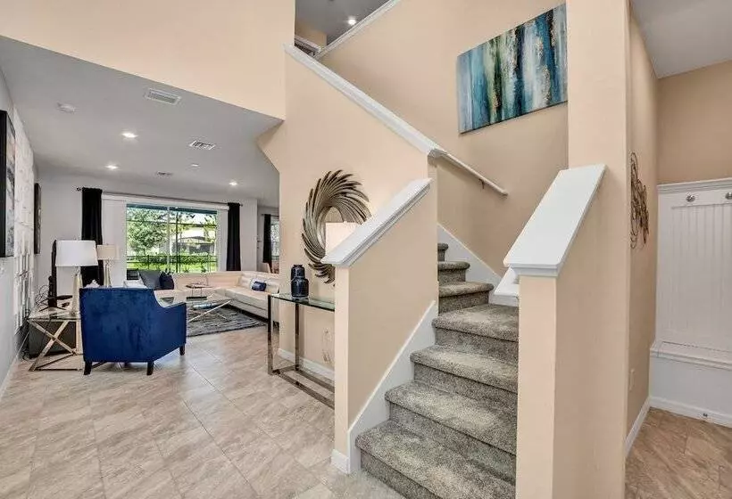 5bed 4.5ba Villa Games Pool