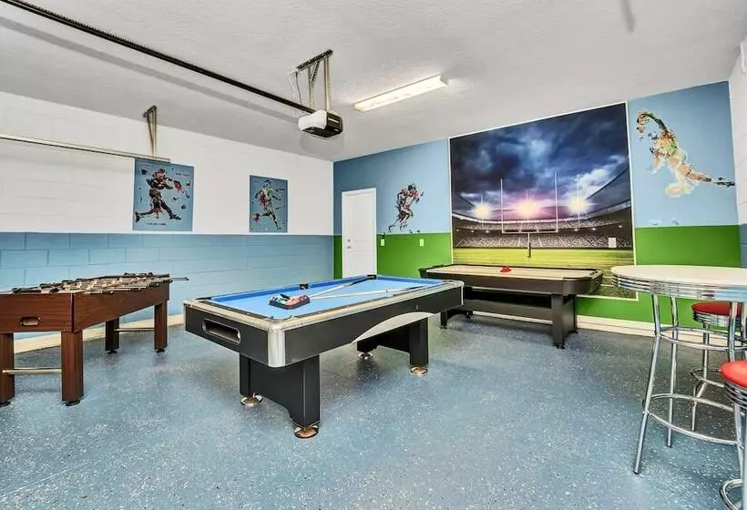 5bed 4.5ba Villa Games Pool