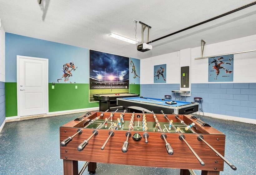 5bed 4.5ba Villa Games Pool