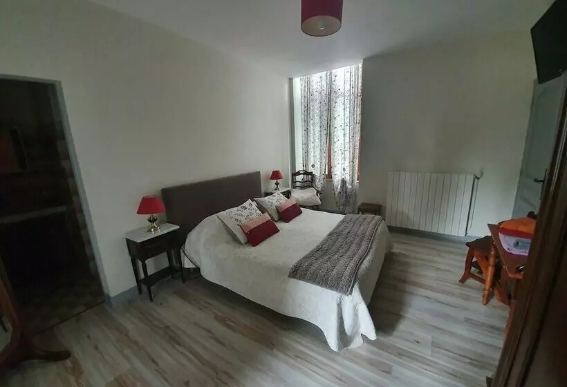 ベッドアンドブレックファースト Chez Moutier