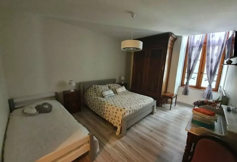 ベッドアンドブレックファースト Chez Moutier