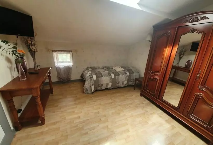 ベッドアンドブレックファースト Chez Moutier