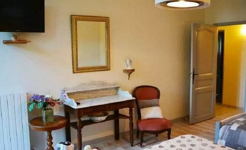 ベッドアンドブレックファースト Chez Moutier