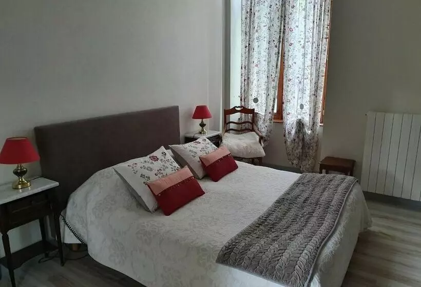 ベッドアンドブレックファースト Chez Moutier