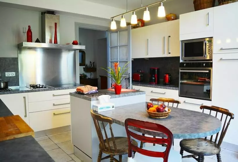 ベッドアンドブレックファースト Chez Moutier