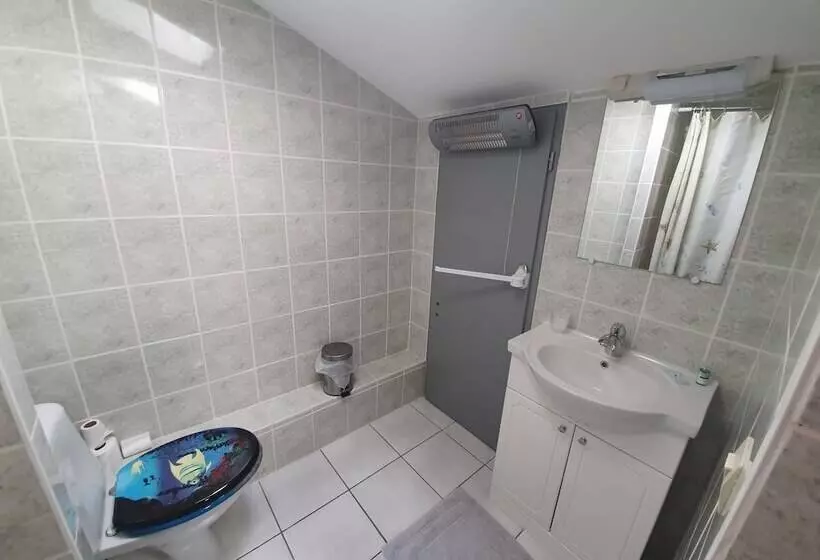 ベッドアンドブレックファースト Chez Moutier