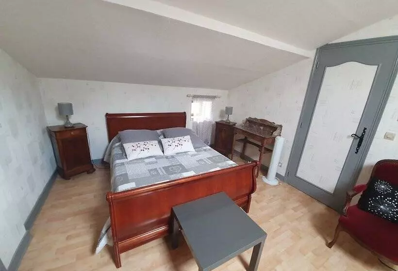 ベッドアンドブレックファースト Chez Moutier