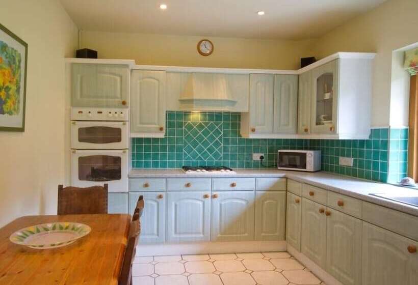 Cottage At Friston Down