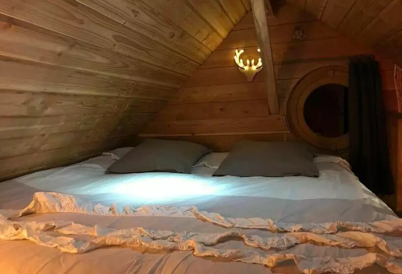 Hotelli La Cabane Aux Secrets
