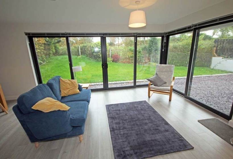 Malone Premium Cottage City Centre Access