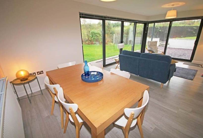 Malone Premium Cottage City Centre Access