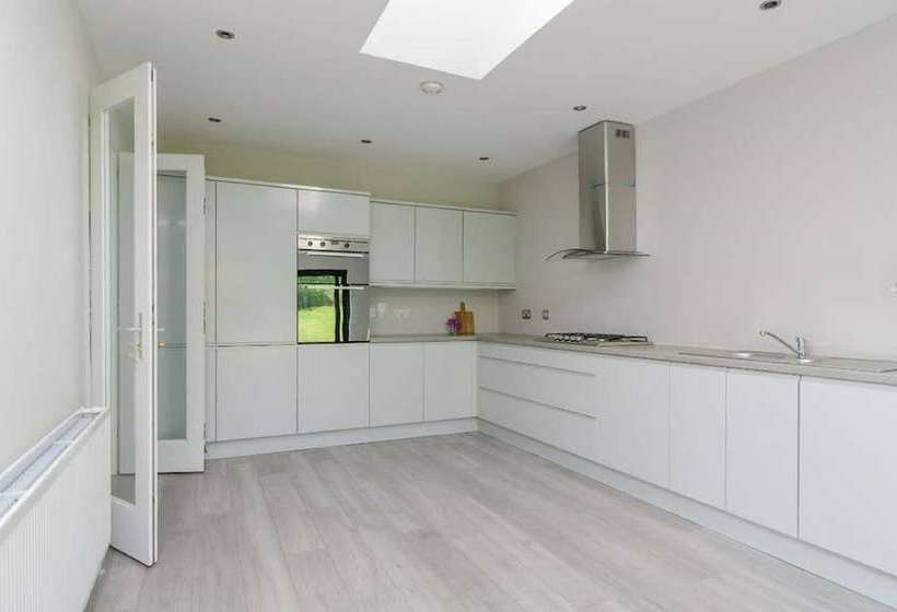 Malone Premium Cottage City Centre Access