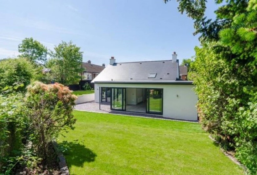 Malone Premium Cottage City Centre Access