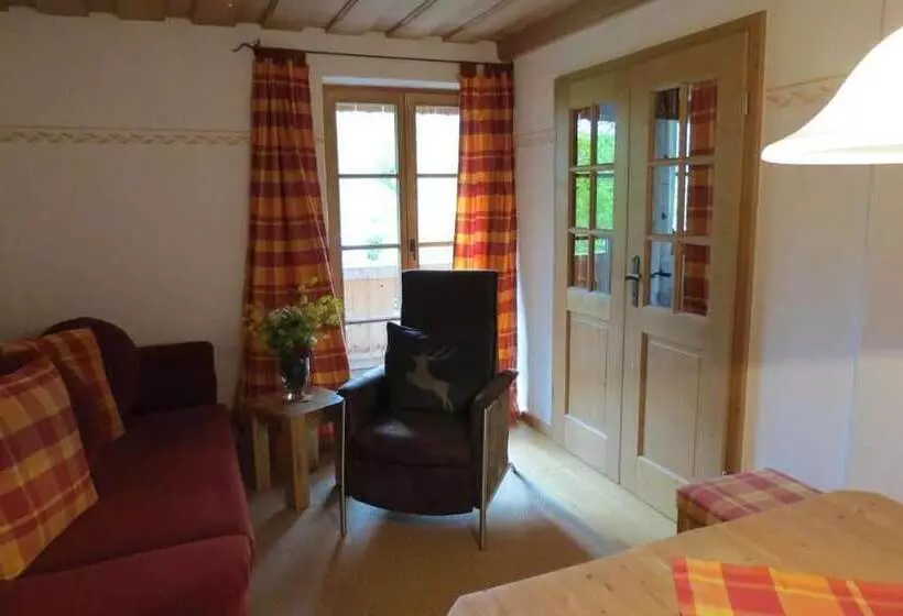 ペンション Landhaus Am Arzbach