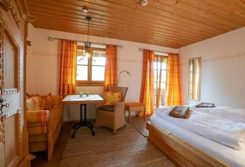 ペンション Landhaus Am Arzbach