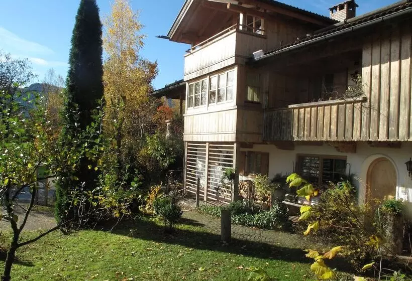 ペンション Landhaus Am Arzbach