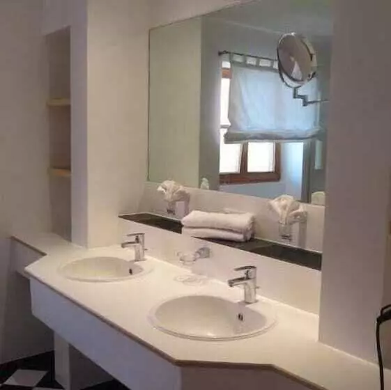 ペンション Landhaus Am Arzbach