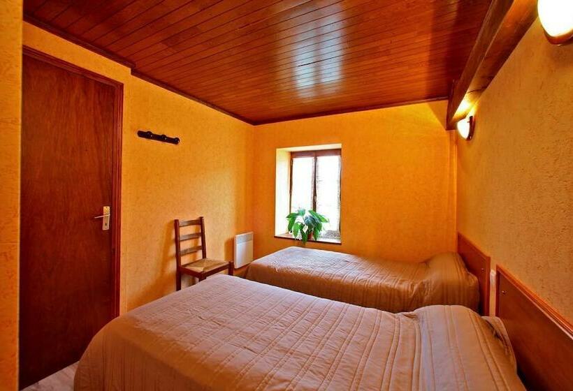 Курорт Combas Village De Gites