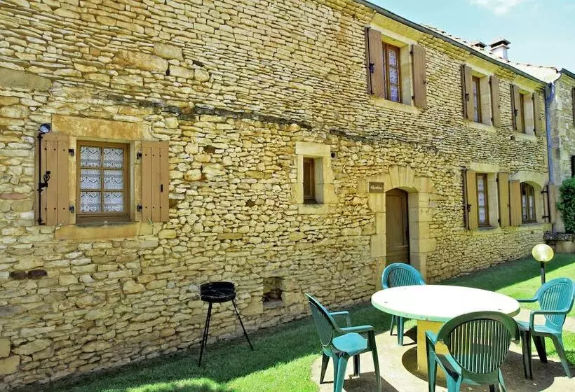 リゾートホテル Combas Village De Gites