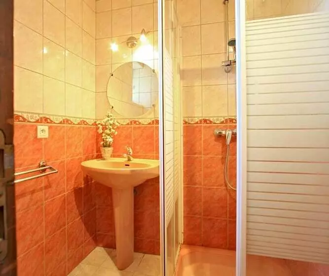 リゾートホテル Combas Village De Gites