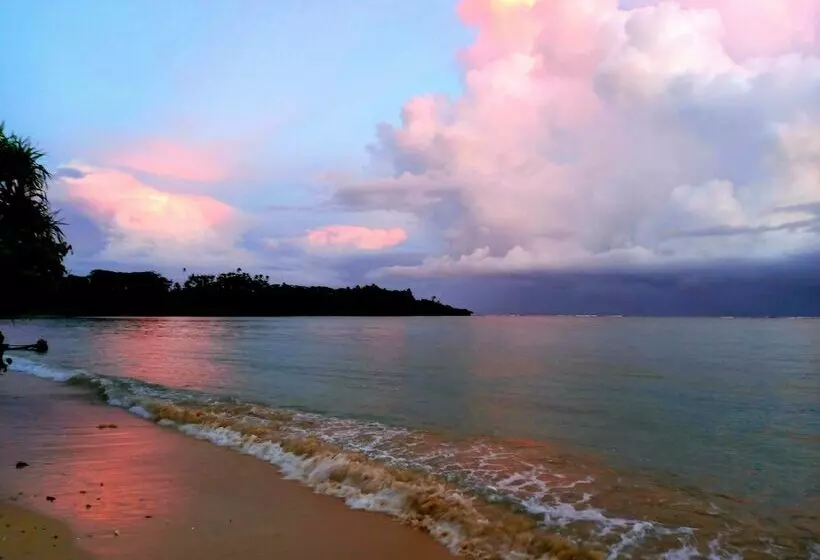 Sigasiga Sands Boutique Resort