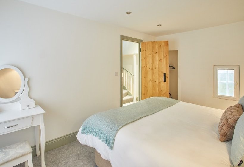 Threadneedle Cottage