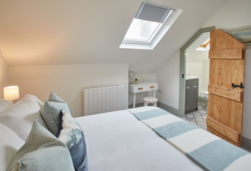 Threadneedle Cottage