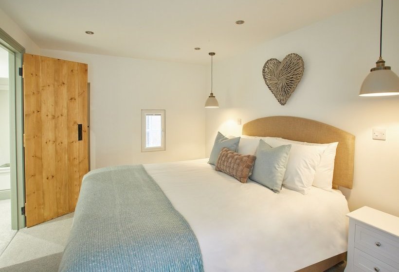 Threadneedle Cottage