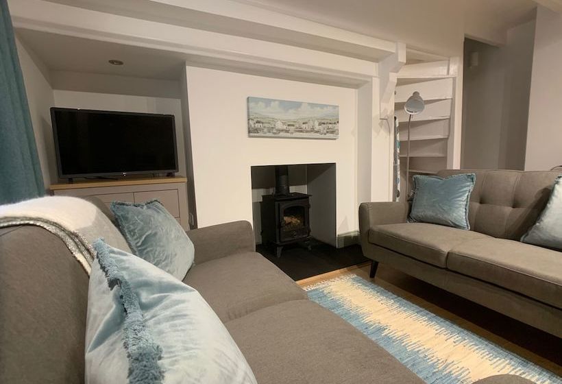 Threadneedle Cottage