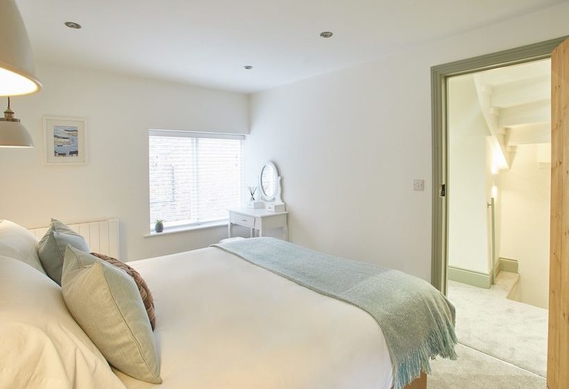 Threadneedle Cottage