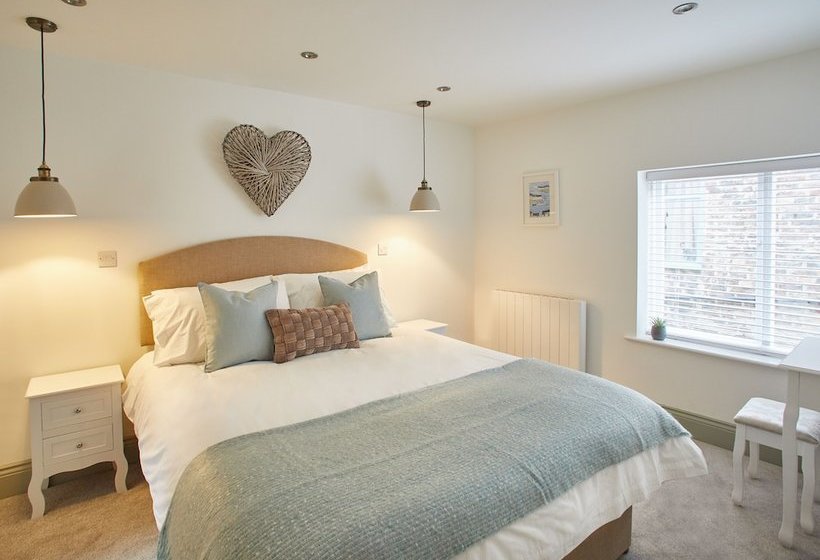 Threadneedle Cottage