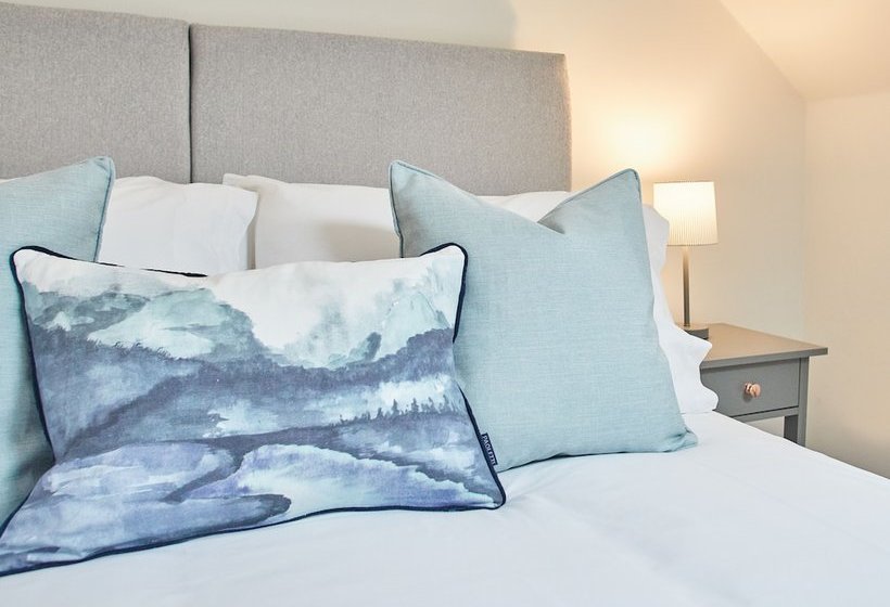 Threadneedle Cottage