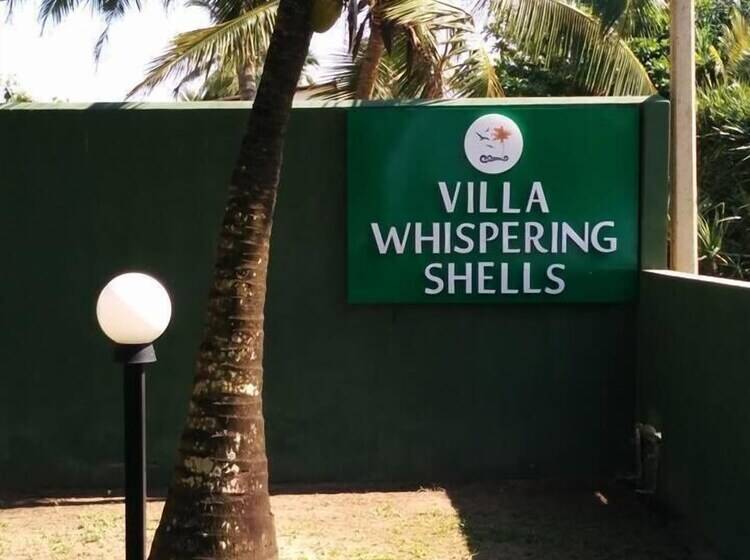 צימר Villa Whispering Shells