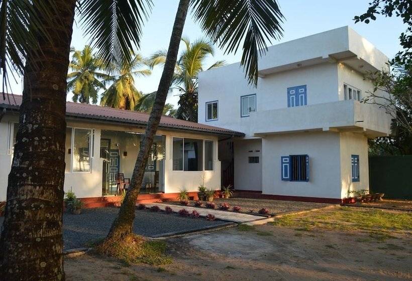 צימר Villa Whispering Shells