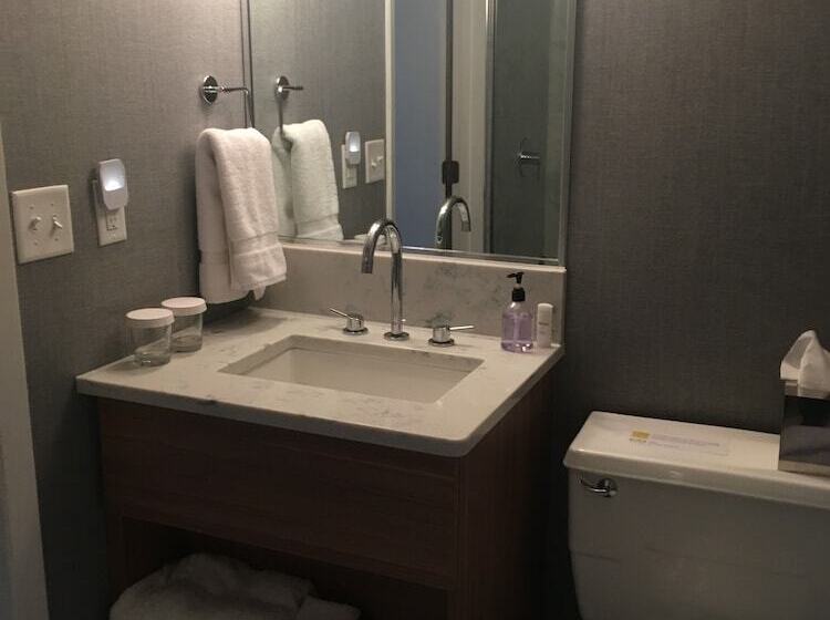 בית מלון כפרי Erik S Retreat