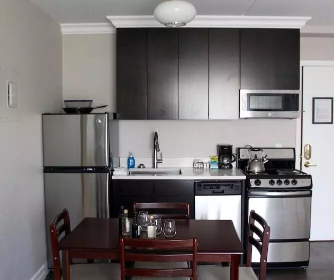 ホテル Erik S Retreat