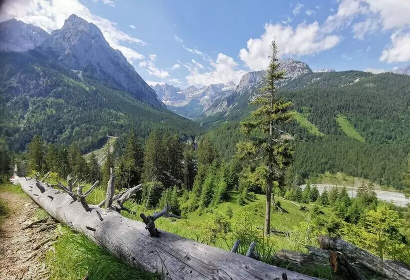 Majatalo Ferienwohnung Landhaus Alpinum