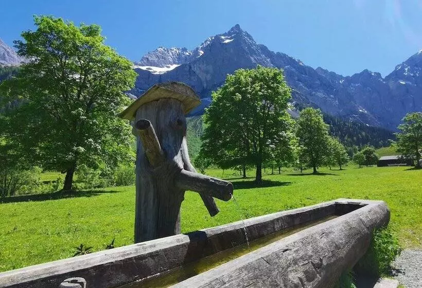 Majatalo Ferienwohnung Landhaus Alpinum