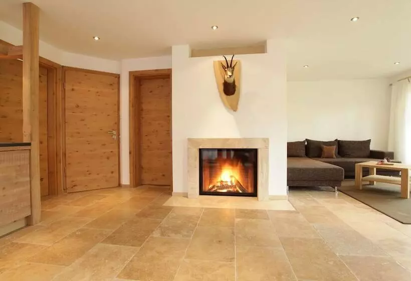 Majatalo Ferienwohnung Landhaus Alpinum