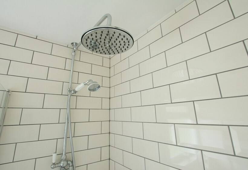 Sandbanks Sleeps 4 Beach Pass & 1 Dog