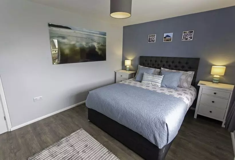Sandbanks Sleeps 4 Beach Pass & 1 Dog