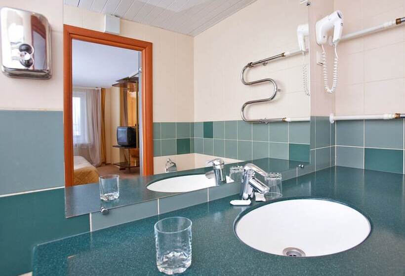 בית מלון כפרי Baltiets Resort