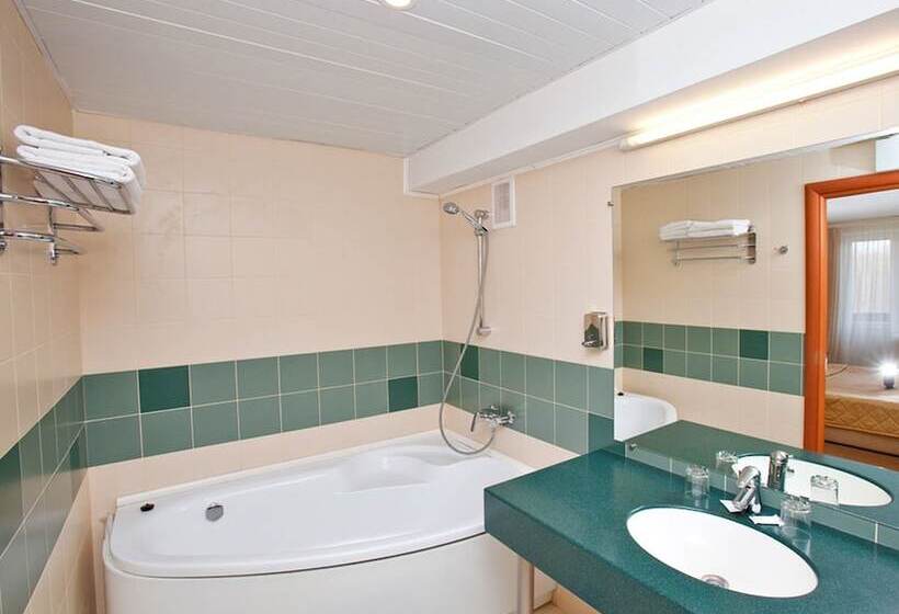 בית מלון כפרי Baltiets Resort