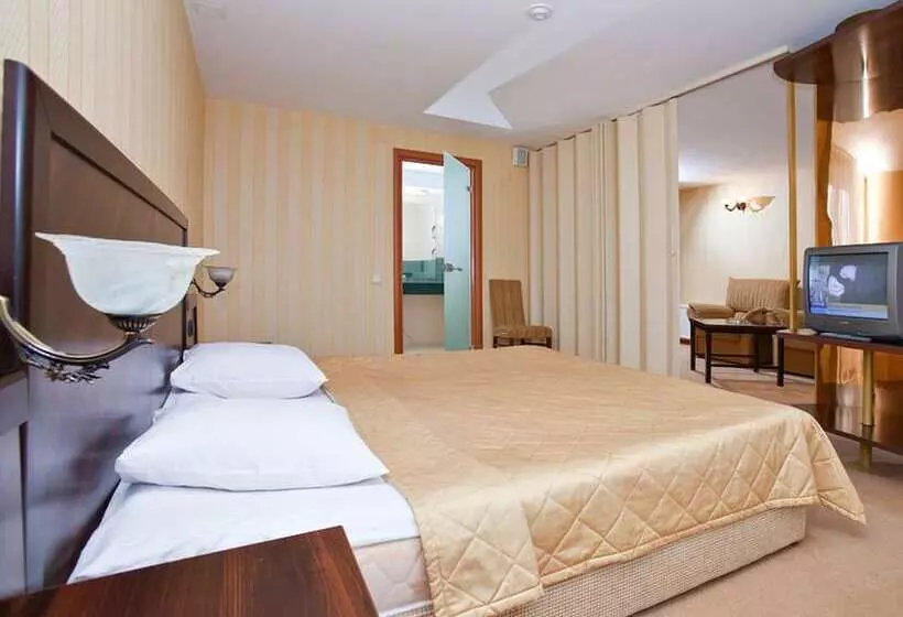 בית מלון כפרי Baltiets Resort