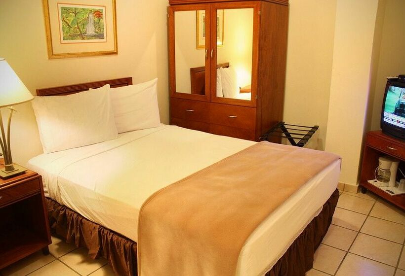فندق Howard Johnson Inn Plaza de Armas Old San Juan