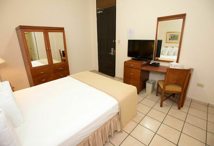 فندق Howard Johnson Inn Plaza de Armas Old San Juan
